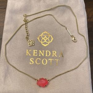 Kendra Scott necklace